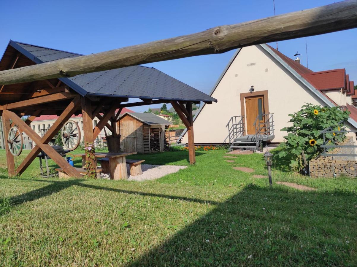 Apartman Na Statku Červený Kostelec Kültér fotó