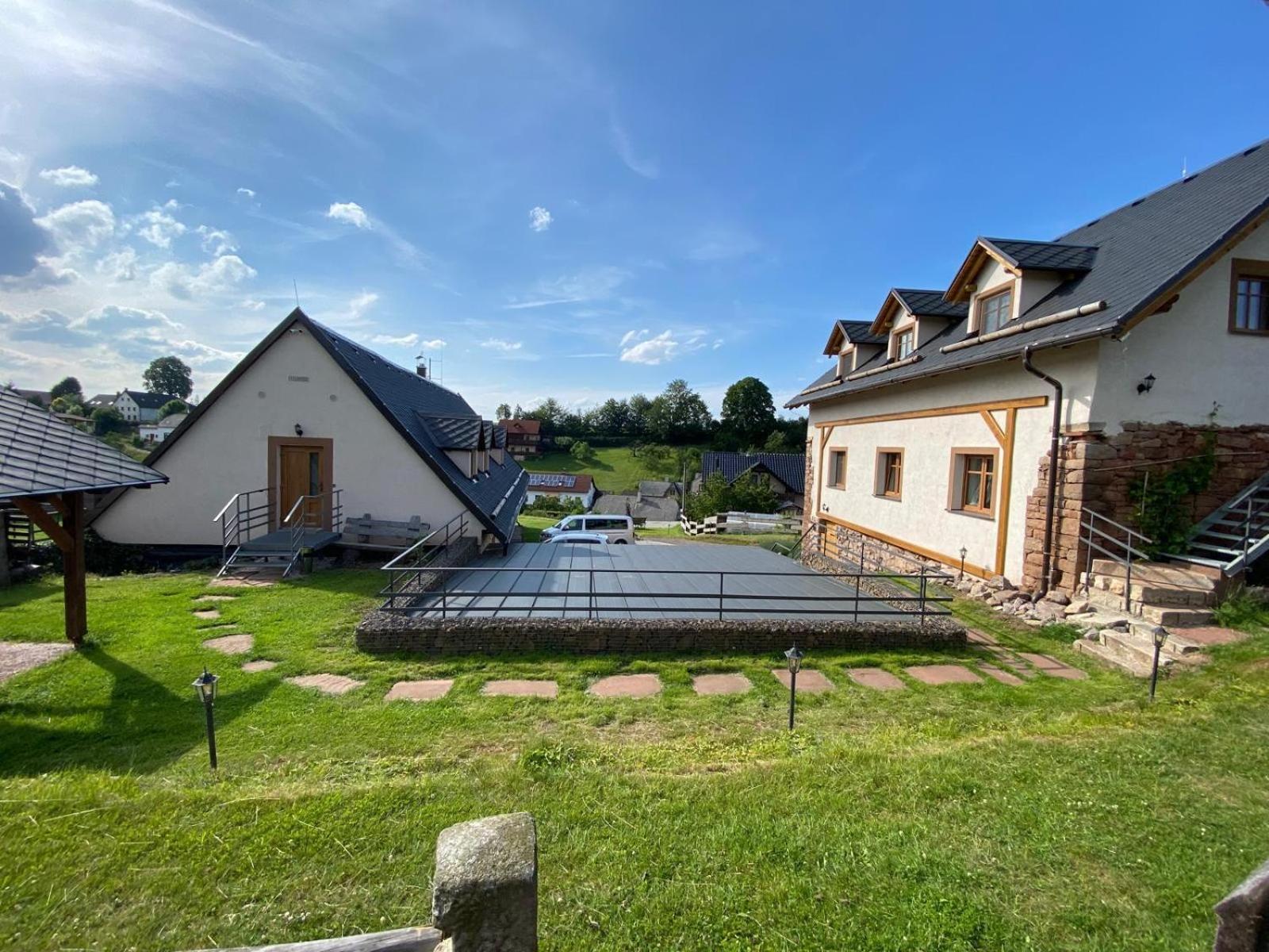 Apartman Na Statku Červený Kostelec Kültér fotó